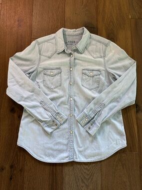 Gap Womens 1969 Sz L Long Sleeve Pearl snap Chambray Shirt Light Blue